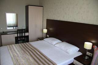 Гостиница Санаторий «Фрегат» Адлер Двухместный номер «Комфорт» с 1 кроватью или 2 отдельными кроватями-1